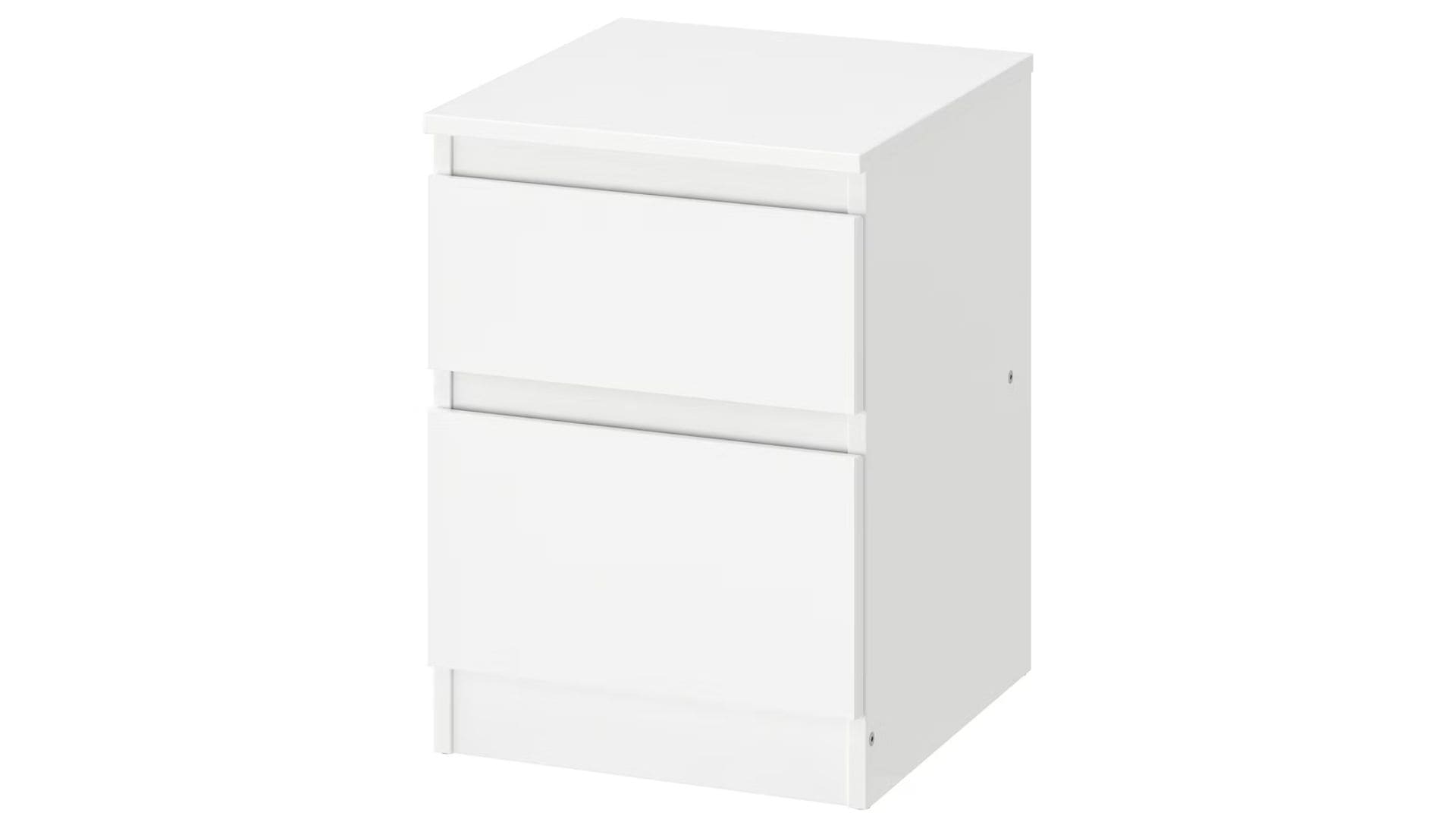 La cómoda más compacta rebajada en IKEA