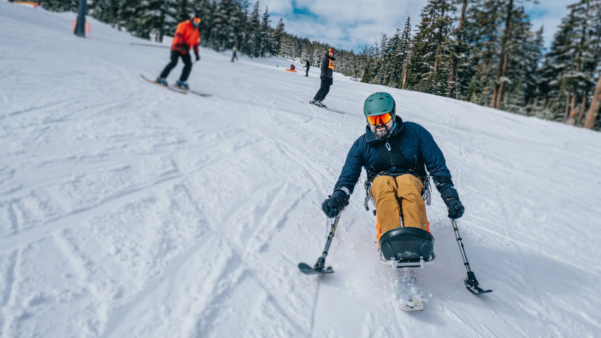 Caixabank y su apuesta por el esquí para personas con discapacidad en Sierra Nevada
