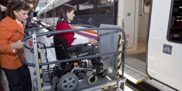 ADIF bate récord de asistencia a viajeros con discapacidad en 2023