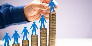 El Salario Mínimo Interprofesional (SMI) subirá un 5% en 2024