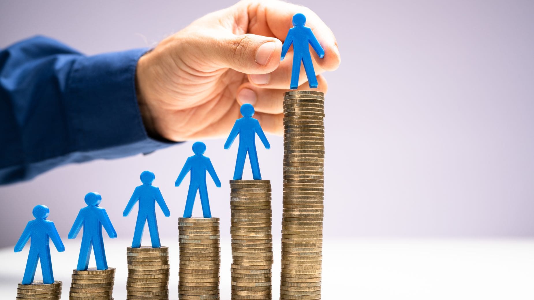 El Salario Mínimo Interprofesional (SMI) subirá un 5 en 2024. Así