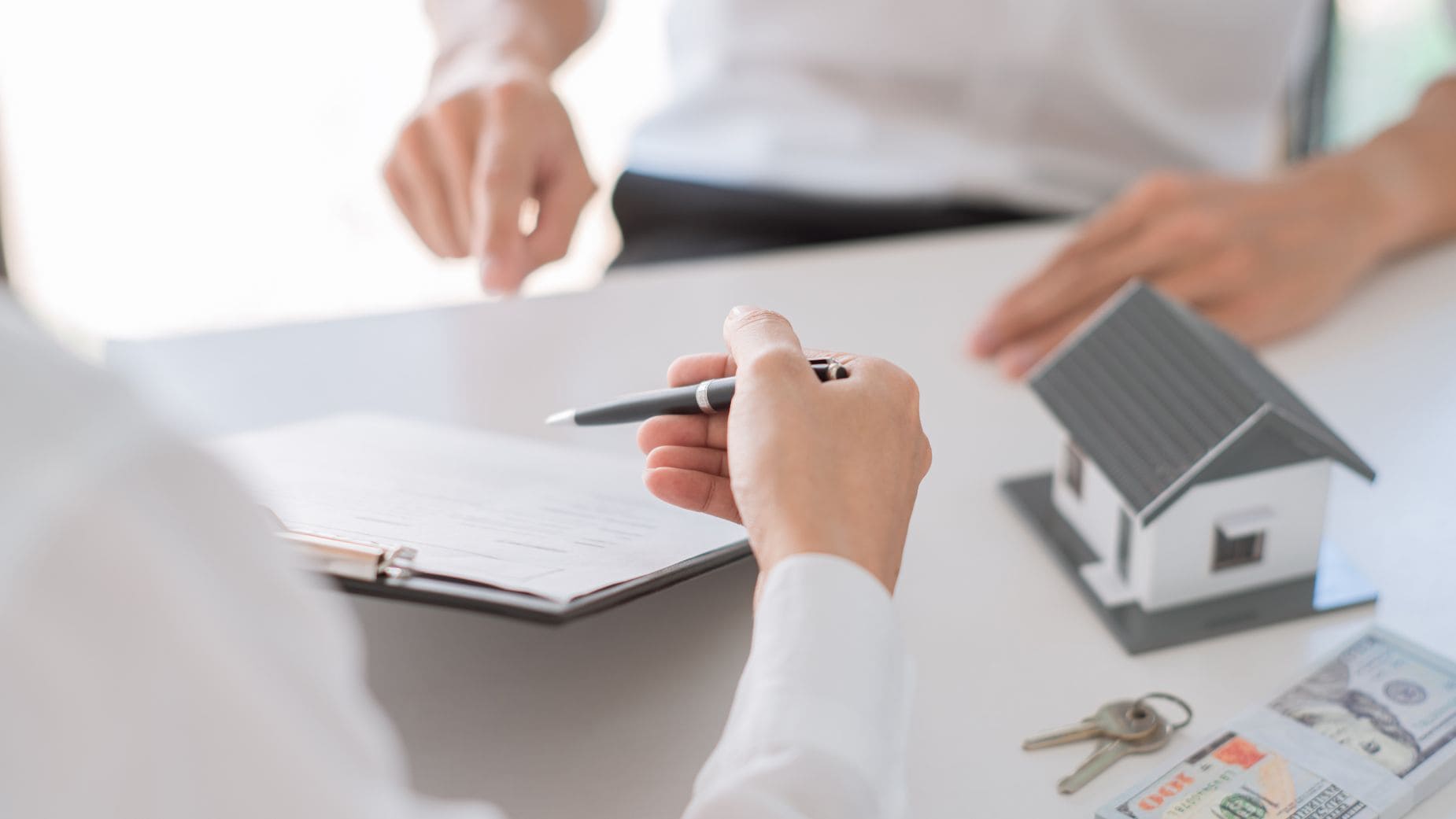 Este certificado te acercará al contrato de arrendamiento