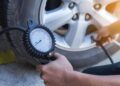 Medir la presión de los neumáticos es fundamental