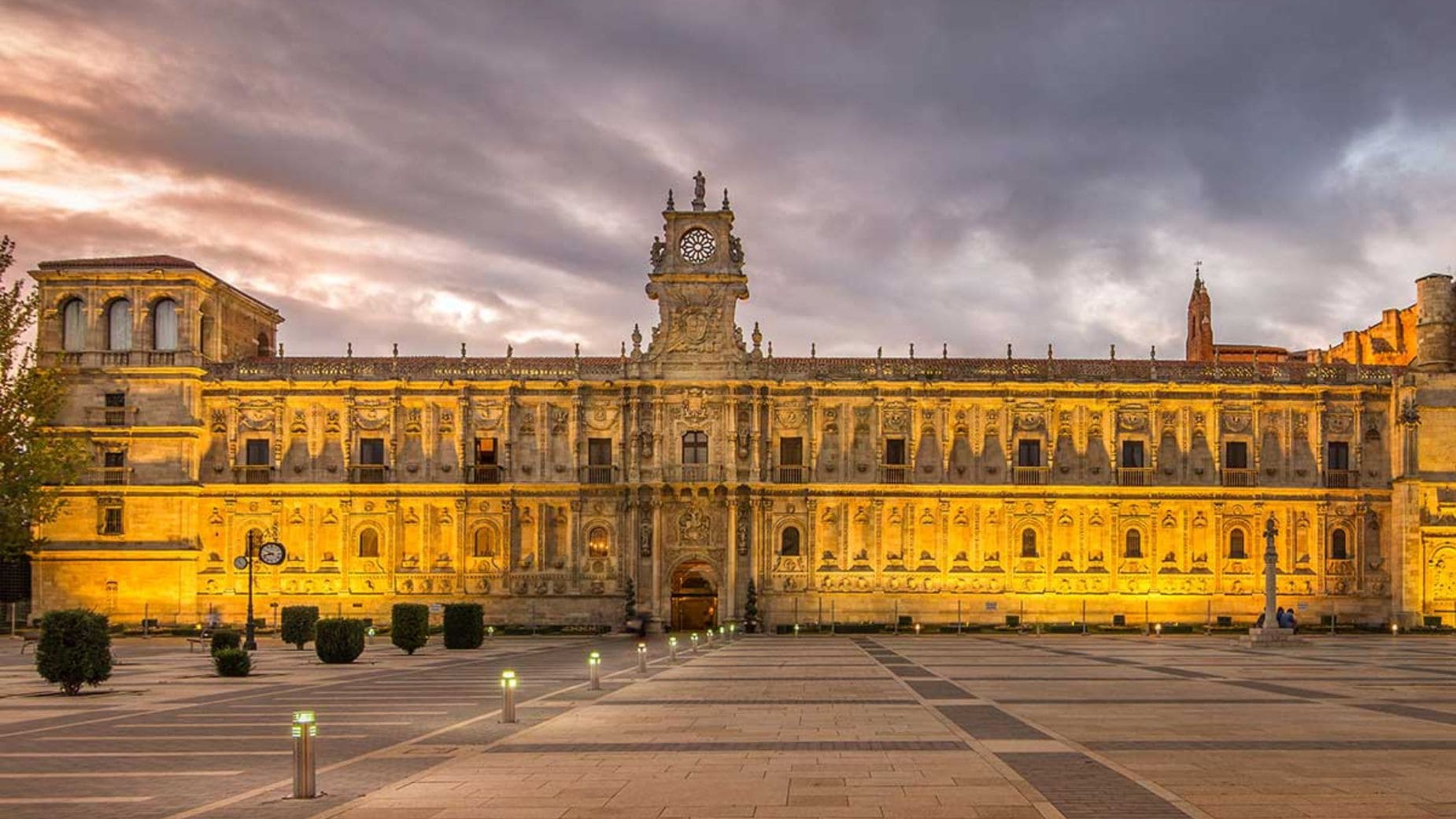 Paradores 5 estrella León