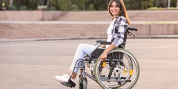 Las personas con discapacidad y mayores podrán viajar gratis en los EMT de Málaga