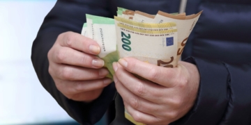 Pensión de más de 7.000 euros sin cotizar