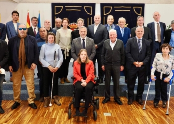 Las Cortes de Castilla y León entregan la medalla de oro a 15 deportistas paralimpicos
