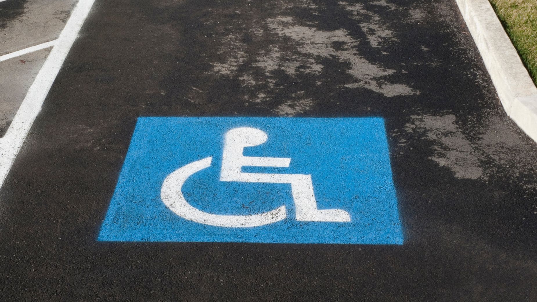 Valencia será la primera ciudad que usa Google para facilitar aparcamiento a personas con movilidad reducida