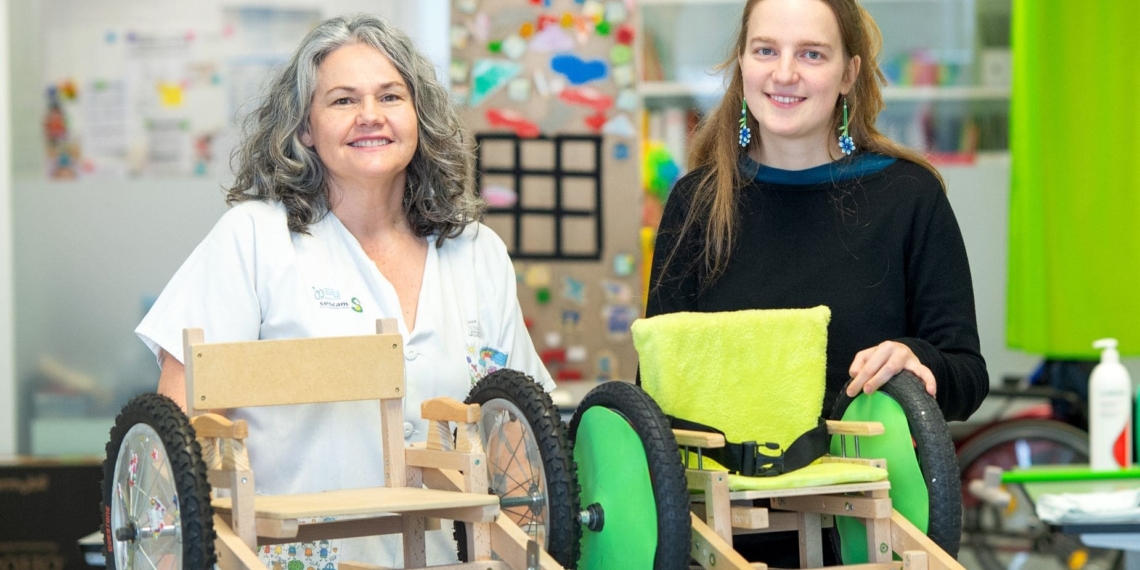 El Hospital Parapléjicos de Toledo colabora con Lupe Alonso Gallego en la fabricación propia de una silla de ruedas infantil