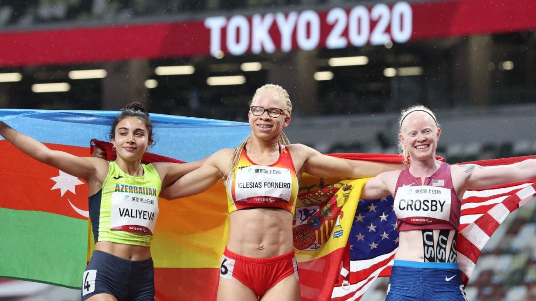 Adiaratou Iglesias celebra su victoria en los 100 metros en los Juegos Paralímpicos de Tokyo 2020