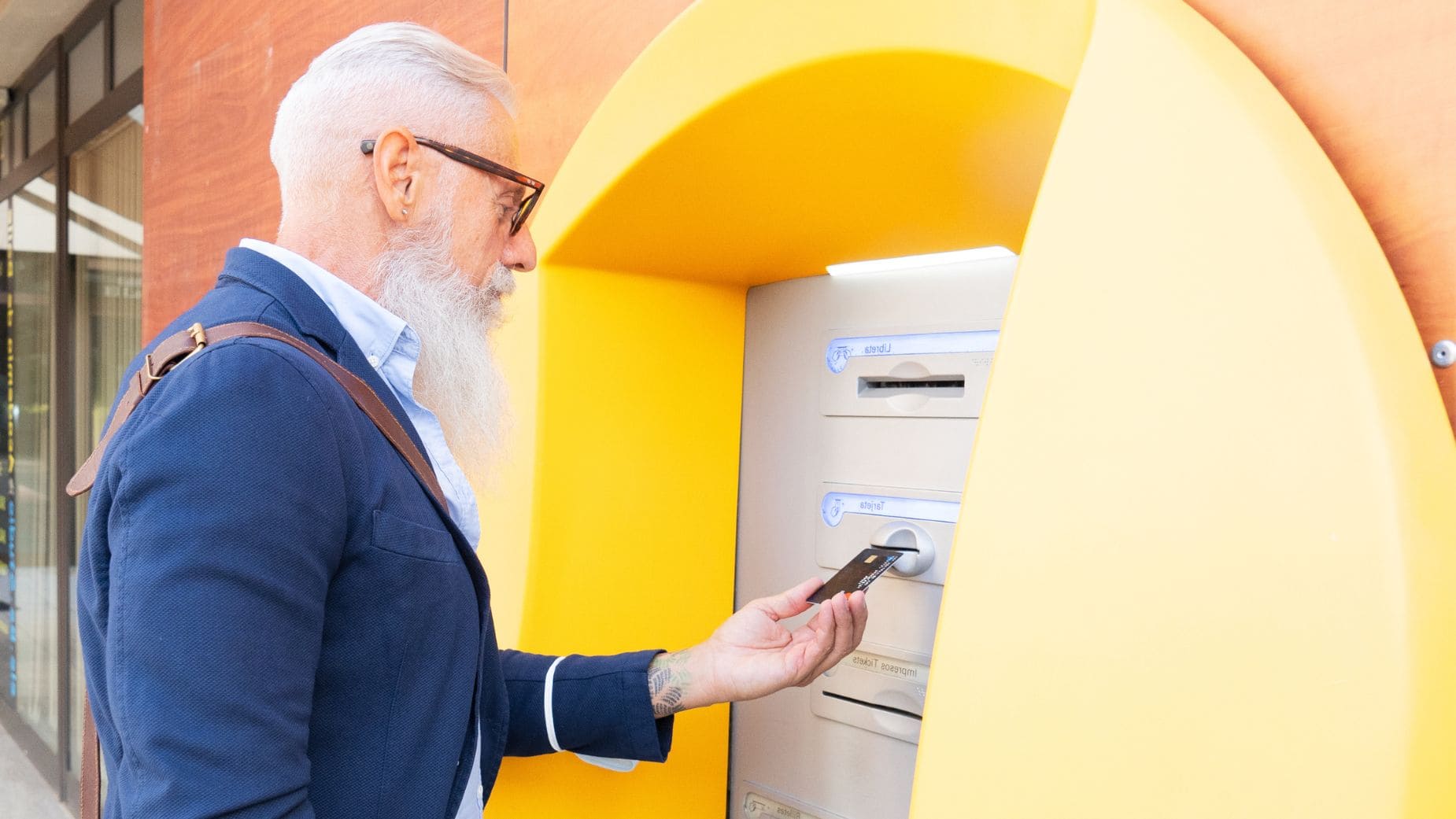 Pago de pensiones en CaixaBank en marzo