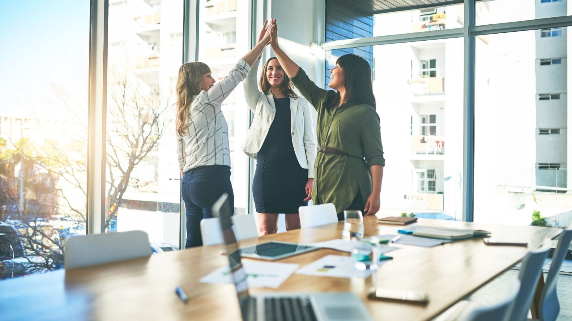 Las mujeres siguen luchando por unos salarios acorde a su trabajo