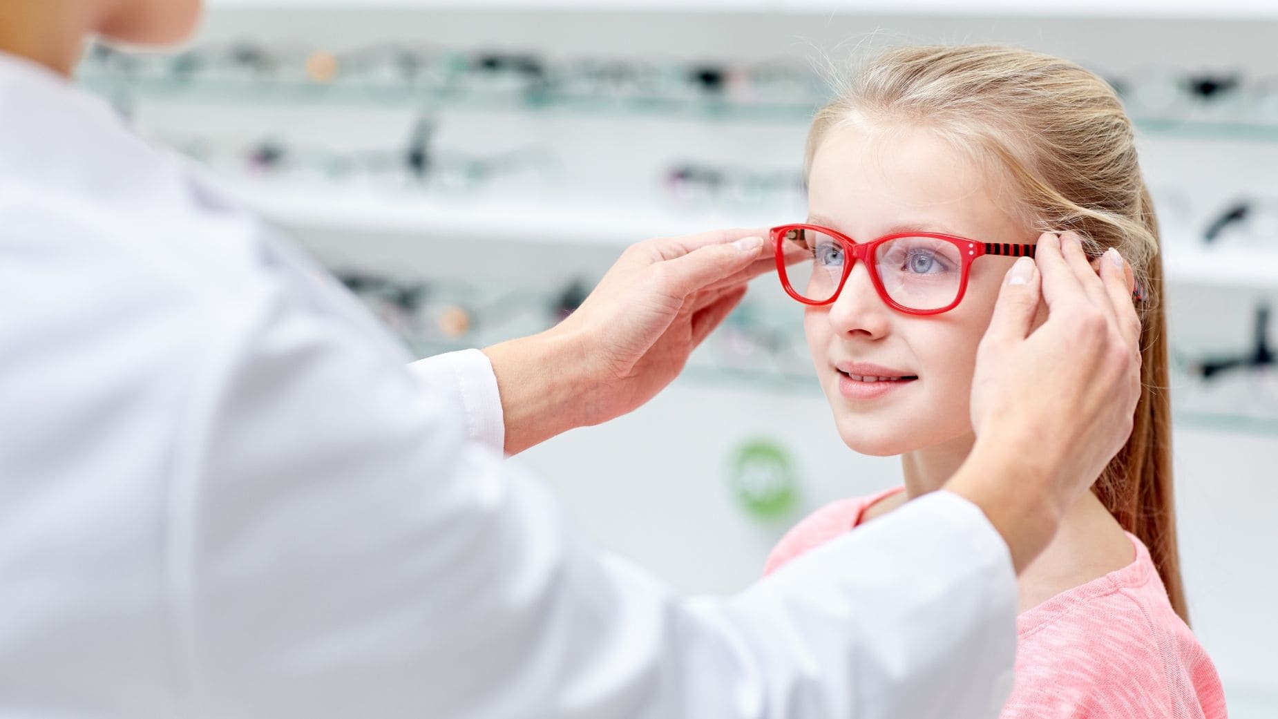 Nueva ayuda de la Seguridad Social para gafas y lentillas en España