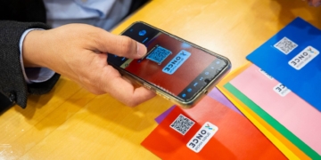El Grupo Social ONCE promueve el voto accesible por QR en la Comisión Europea