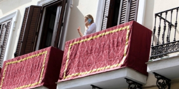 Alquiler de balcón vigilado por Hacienda