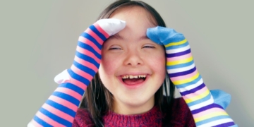 Los calcetines dispares, una iniciativa para dar visibilidad a las personas con discapacidad