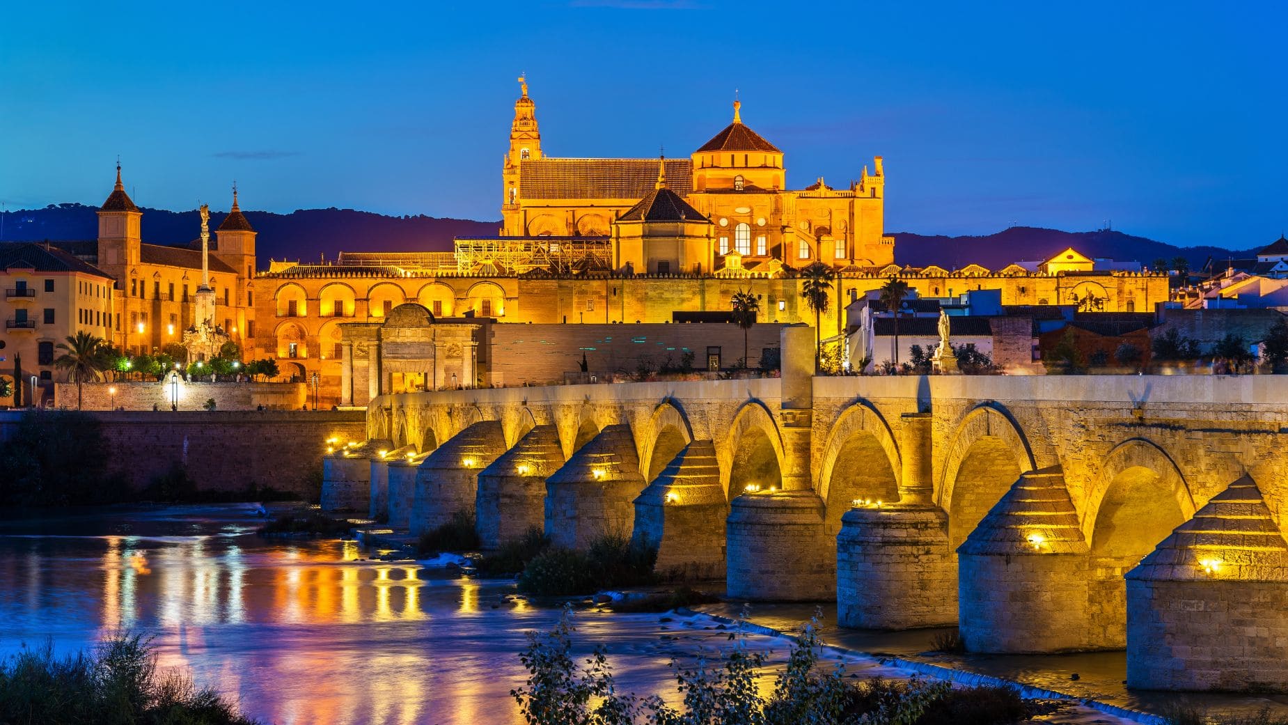 Personas mayores durante su viaje de turismo con el IMSERSO a Córdoba