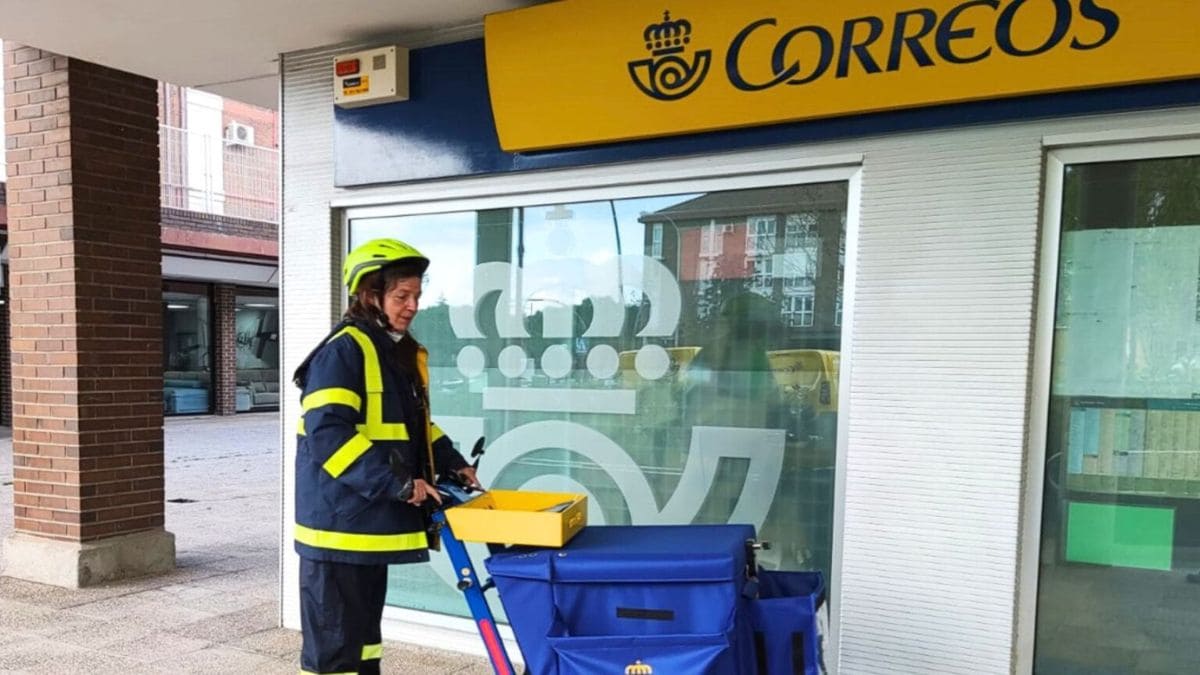 Correos y el Banco Santander te llevan tu dinero en efectivo a casa