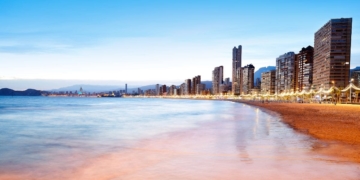 Benidorm acoge unas jornadas de turismo accesible con más de 200 personas sordas