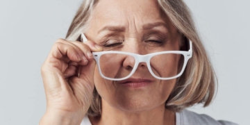 La Región de Murcia ofrece ayudas de gafas y audífonos para personas mayores o con discapacidad