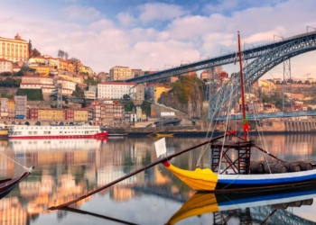 Viajes El Corte Inglés ofrece un viaje a Oporto a precio reducido como los del Programa de Turismo del IMSERSO