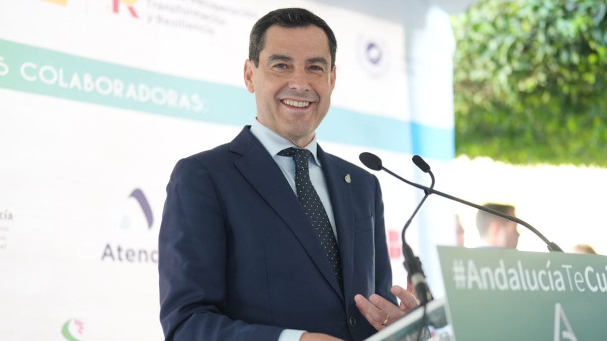 Juanma Moreno, presidente de la Junta de Andalucía empleo público