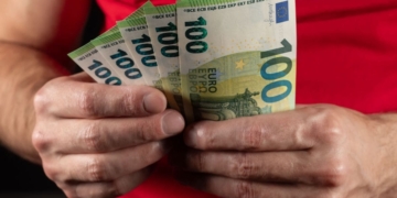 Cobrar incapacidad permanente y subsidio para mayores de 52 años