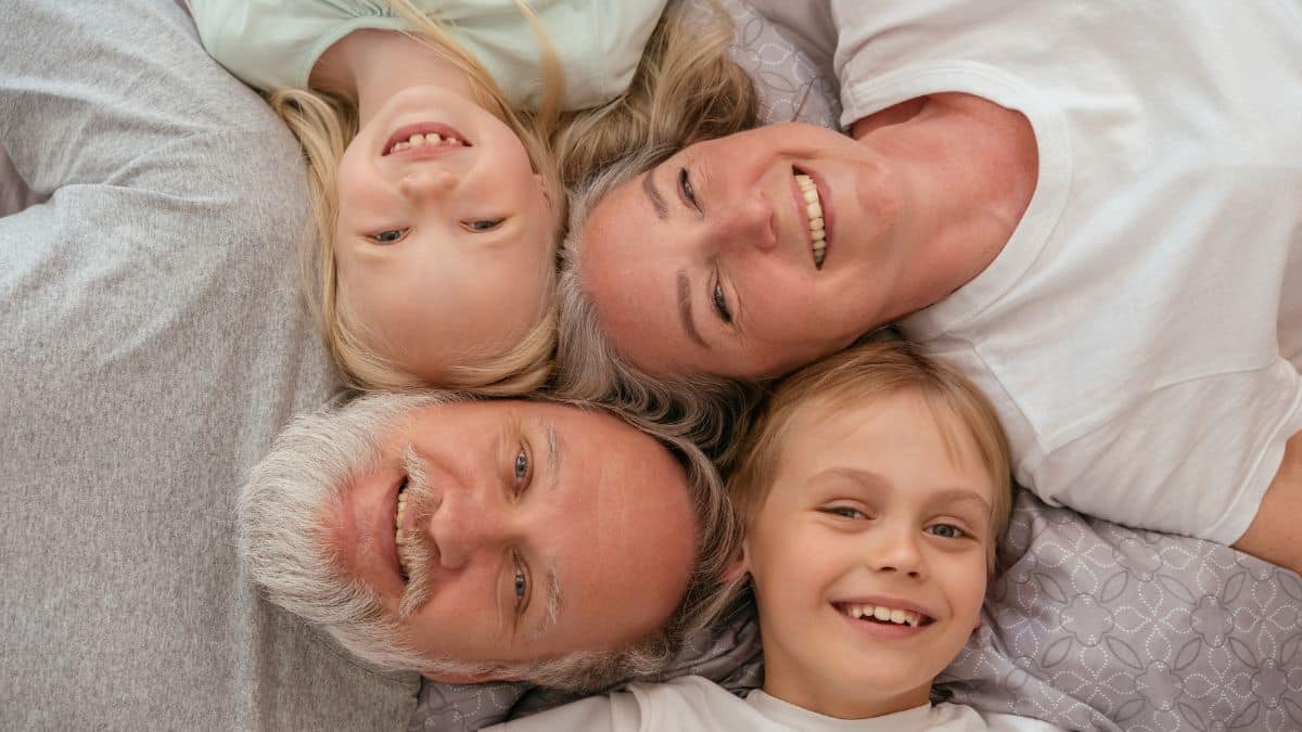 Esta es la herencia que pueden recibir los nietos si los padres no han fallecido