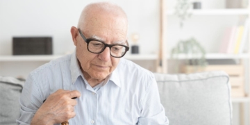 Persona mayor durante un viaje del Programa de Turismo del IMSERSO