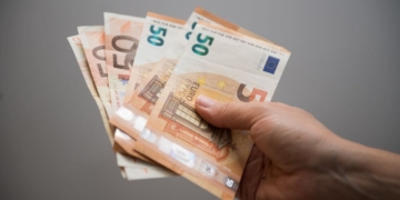 Las personas mayores pueden recibir 7.250 euros con la pensión no contributiva de jubilación