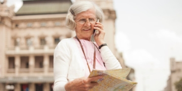 Personas mayores disfrutan del nuevo Programa de Turismo que ha lanzado la Junta de Extremadura