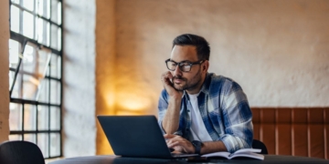 Casos en los que una persona que vive sola puede acceder al Ingreso Mínimo Vital