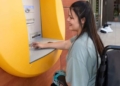 Los cajeros automáticos deben estar adaptados para personas con discapacidad./ Licencia Adobe Stock