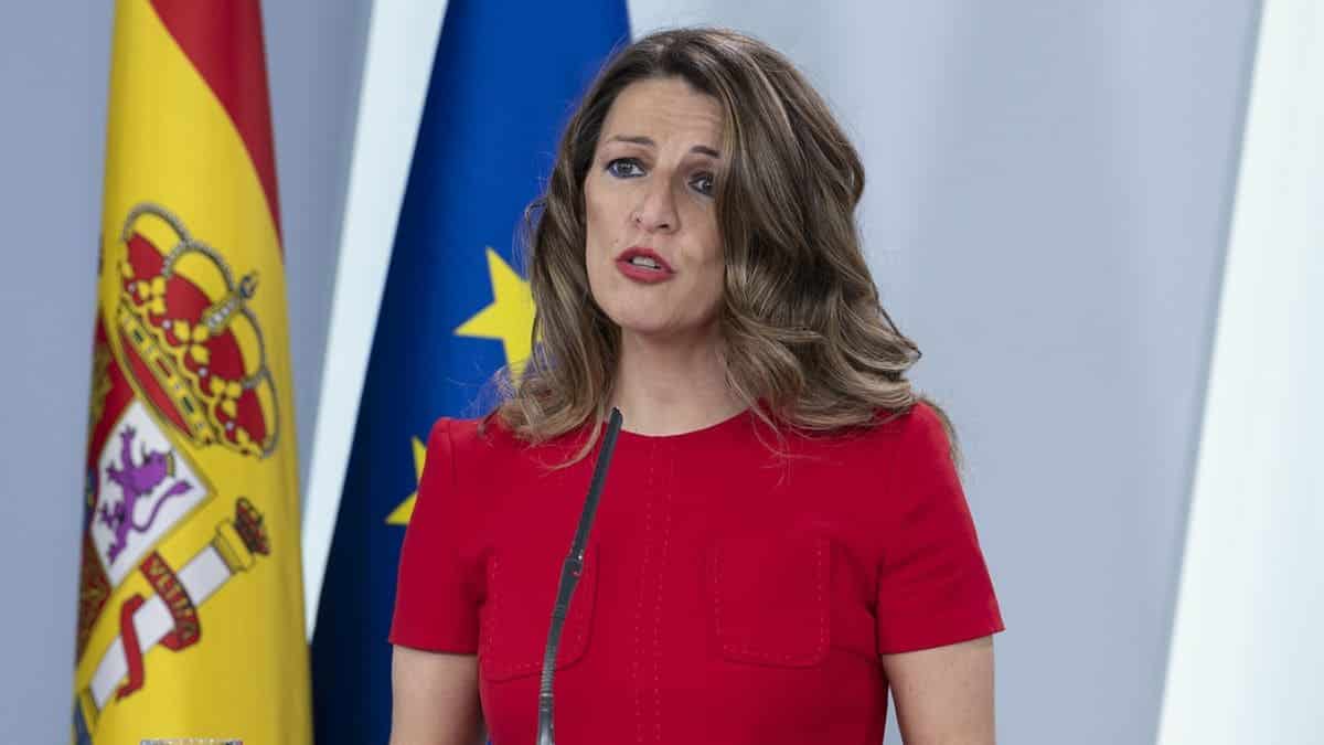 Yolanda Díaz, Ministra de Trabajo y Economía Social ayuda 200 euros