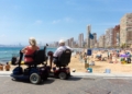 Benidorm es un destino accesible en verano para las personas con discapacidad