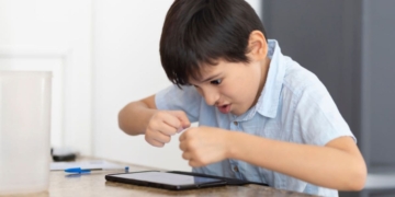 Piden al Gobierno mejorar la protección de los más pequeños con discapacidad en los entornos digitales