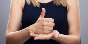 Cada 14 de junio se conmemora el Día Nacional de las Lenguas de Signos Españolas