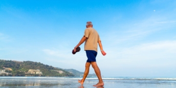 Personas mayores disfrutan de un viaje del Programa de Turismo del IMSERSO