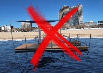 Denuncian que han roto y dejado fuera de funcionamiento la nueva instalación de baño de Palamós