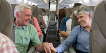 Personas mayores que pueden viajar con el Programa de Turismo del IMSERSO