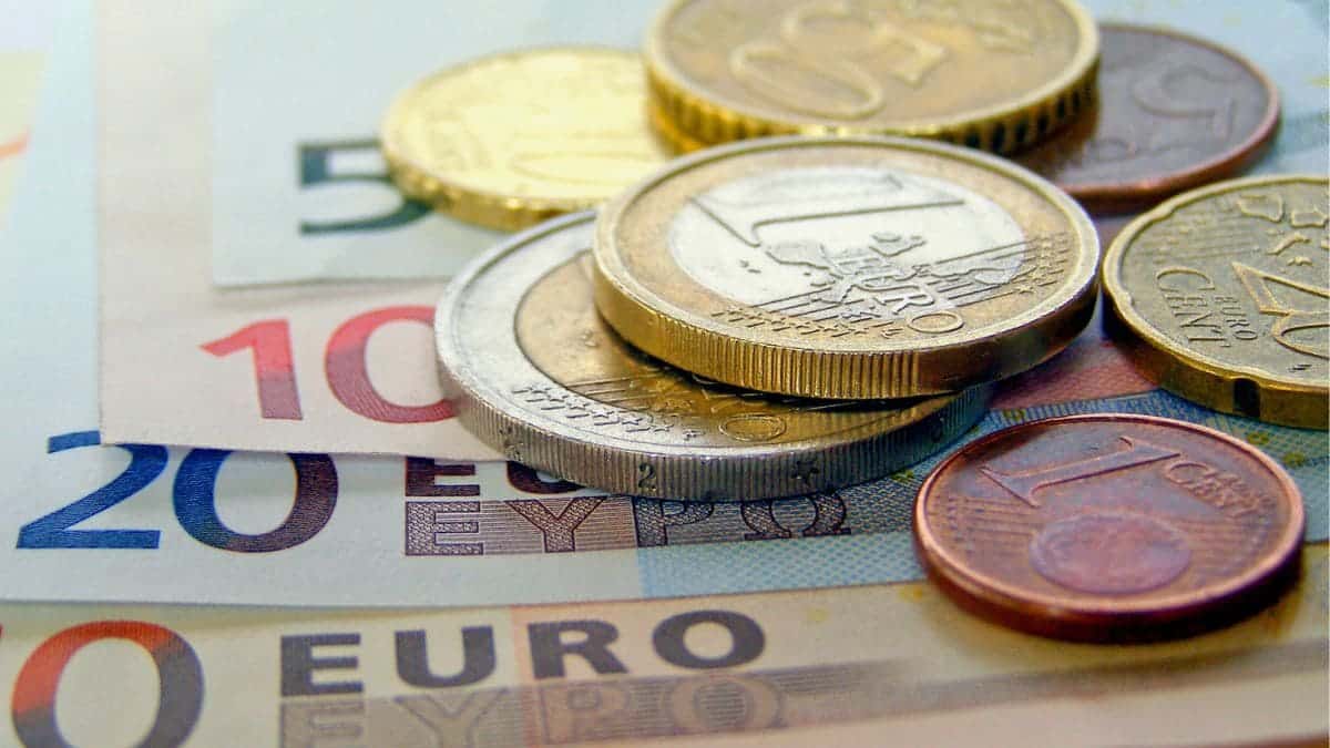 Pensión no contributiva discapacidad 33% España