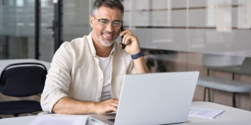 Trabajar a tiempo parcial y cobrar el subsidio para mayores de 52 años