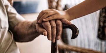 Las nuevas medidas de Madrid para hacer más accesible la vida de las personas mayores