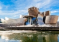 Museo Guggenheim situado en Bilbao, uno de los destinos accesibles referentes de la ciudad