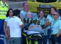 Paco Rodríguez, socio 105 del Real Betis Balompié, ve el partido de su equipo en camilla gracias a la Fundación Ambulancia del Deseo