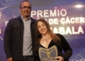 La paralímpica Loida Zabala recibe un premio por ser un ejemplo de superación y talento