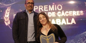 La paralímpica Loida Zabala recibe un premio por ser un ejemplo de superación y talento