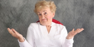 La ONCE dedica dos cupones a las personas mayores con motivo de su Día Internacional