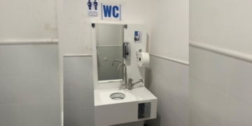 Uno de los nuevos cuartos de baños para personas ostomizadas instalados en Córdoba