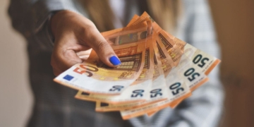 Los bancos explican que día van a realizar el pago de la pensión no contributiva en octubre